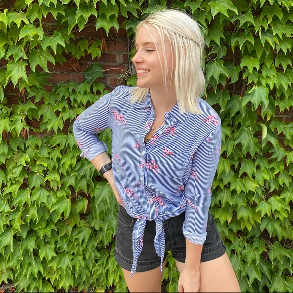 Signature 1 Studio Top - Picture 1 of 6